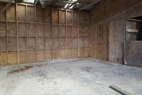 Photo of property in 400 Waitakere Road, Taupaki, Henderson, 0782