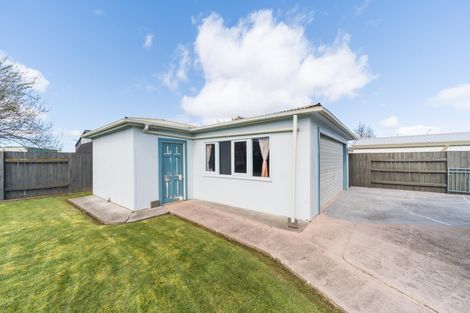 Photo of property in 8 Forbes Place, Kelvin Grove, Palmerston North, 4414
