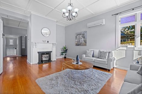 Photo of property in 6 Parahaki Street, Regent, Whangarei, 0112