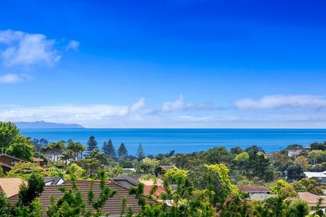 Photo of property in 17 Malters Place, Browns Bay, Auckland, 0630