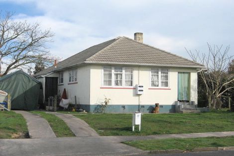 Photo of property in 17 Ross Crescent, Fairfield, Hamilton, 3214