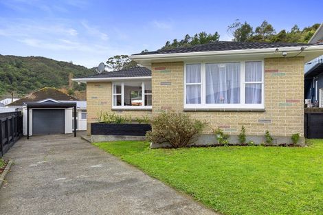 Photo of property in 2 Bella Grove, Naenae, Lower Hutt, 5011