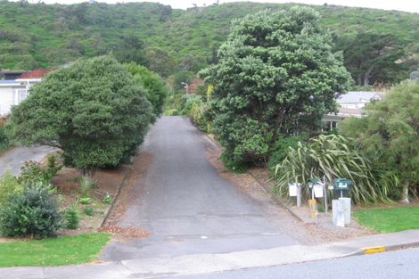 Photo of property in 53 Kakariki Grove, Waikanae, 5036