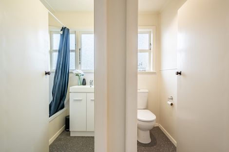 Photo of property in 10 James Grove, Stokes Valley, Lower Hutt, 5019