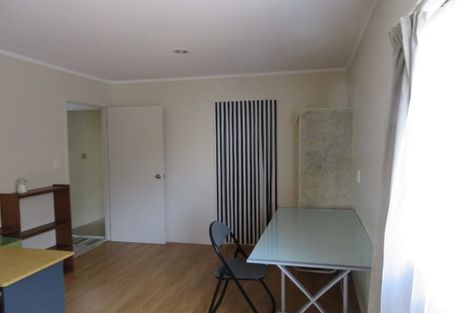 Photo of property in 1/138 East Coast Road, Forrest Hill, Auckland, 0620