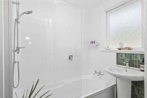 Photo of property in 8a-8b Devon Place, Cannons Creek, Porirua, 5024