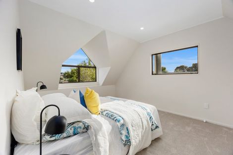 Photo of property in 1/12 Shanaway Rise, Hillcrest, Auckland, 0627