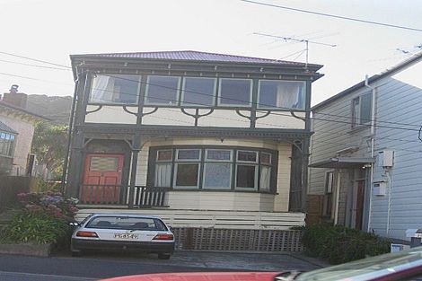 Photo of property in 28 Roxburgh Street, Mount Victoria, Wellington, 6011