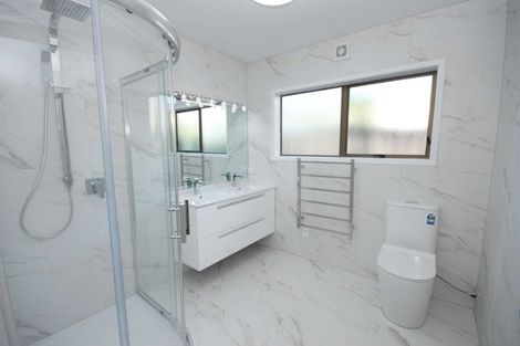 Photo of property in 2/99 Kowhai Road, Mairangi Bay, Auckland, 0630