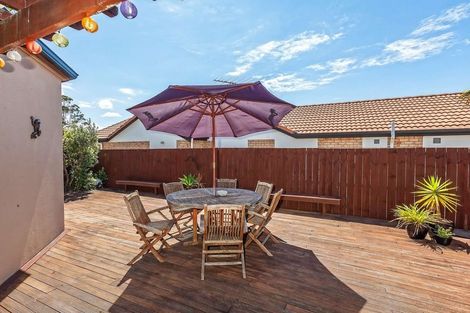 Photo of property in 9 Fearnley Grove, Albany, Auckland, 0632