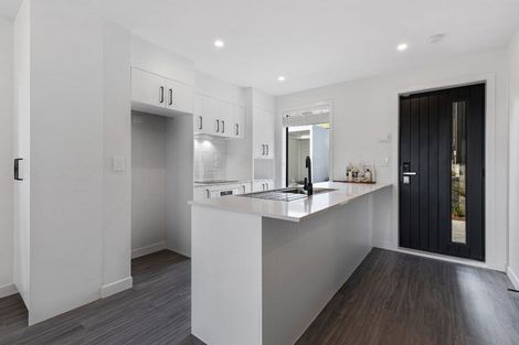 Photo of property in 24 Whanui Place, Mangere Bridge, Auckland, 2022