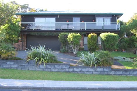 Photo of property in 2/52 Glencoe Road, Browns Bay, Auckland, 0630
