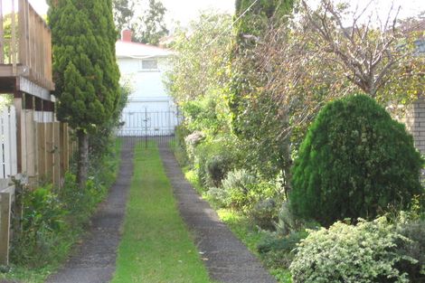 Photo of property in 26 Tiroroa Avenue, Te Atatu South, Auckland, 0610