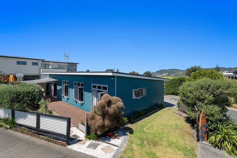 Photo of property in 32c Ohuirehe Road, Coastlands, Whakatane, 3120