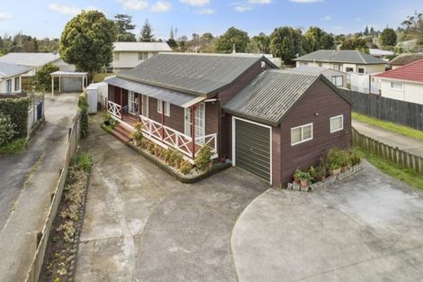 Photo of property in 17 Edgewater Drive, Pakuranga, Auckland, 2010