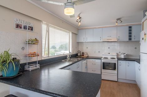 Photo of property in 29 Frimley Terrace, Waikanae Beach, Waikanae, 5036