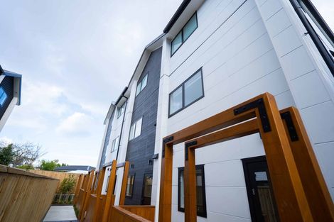 Photo of property in 1/24 Yeovil Road, Te Atatu Peninsula, Auckland, 0610