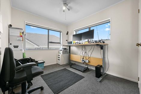 Photo of property in 19 Dallinger Street, St Andrews, Hamilton, 3200