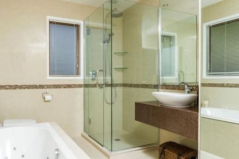 Photo of property in 3 Beulah Avenue, Rothesay Bay, Auckland, 0630