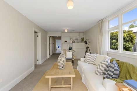 Photo of property in 124 Somerfield Street, Somerfield, Christchurch, 8024