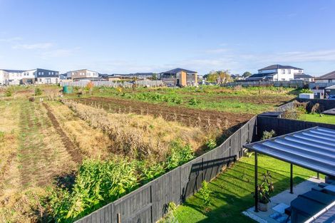 Photo of property in 40 Ladeira Place, Fitzroy, Hamilton, 3206