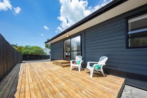 Photo of property in 55 Meadowvale Rise, Titirangi, Auckland, 0604