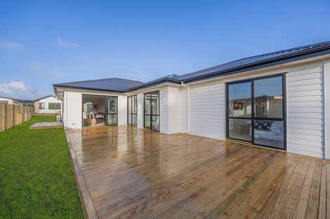 Photo of property in 14 Cutfield Lane, Kumeu, 0810