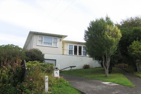 Photo of property in 7 Magdalen Street, Tawa, Wellington, 5028