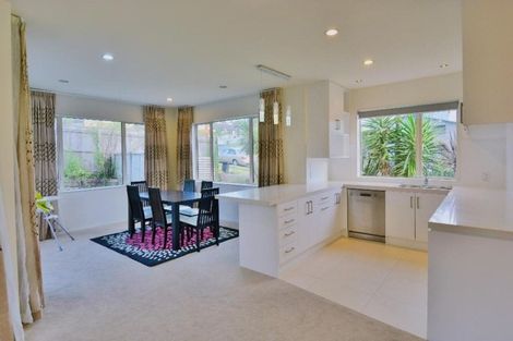 Photo of property in 16 Loughros Place, Pinehill, Auckland, 0632