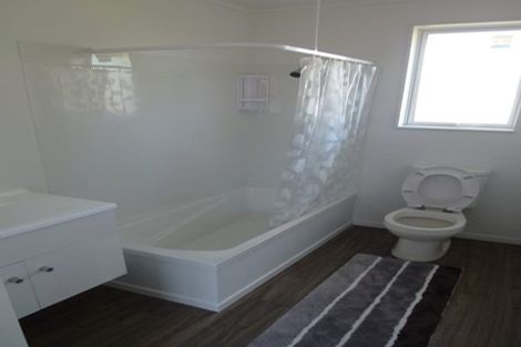 Photo of property in 38 Hobart Crescent, Wattle Downs, Auckland, 2103