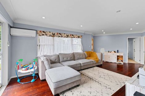 Photo of property in 10 Awaroa Road, Sunnyvale, Auckland, 0612