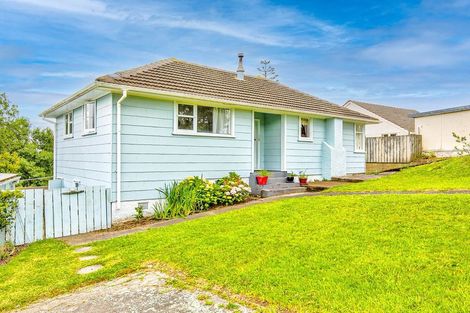 Photo of property in 13 Downes Street, Titahi Bay, Porirua, 5022