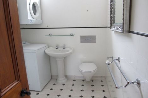 Photo of property in 15 Dee Street, Island Bay, Wellington, 6023