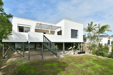Photo of property in 956 Whangaparaoa Road, Manly, Whangaparaoa, 0930