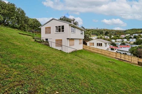 Photo of property in 35 Durham Street, Cannons Creek, Porirua, 5024