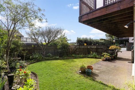 Photo of property in 1/3a Charles Dickens Drive, Mellons Bay, Auckland, 2014