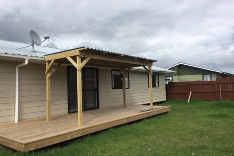 Photo of property in 2/16 Secretariat Place, Randwick Park, Auckland, 2105