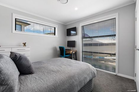 Photo of property in 16 Boocock Crescent, Orewa, 0931