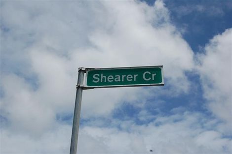 Photo of property in 3 Shearer Crescent, Naenae, Lower Hutt, 5011