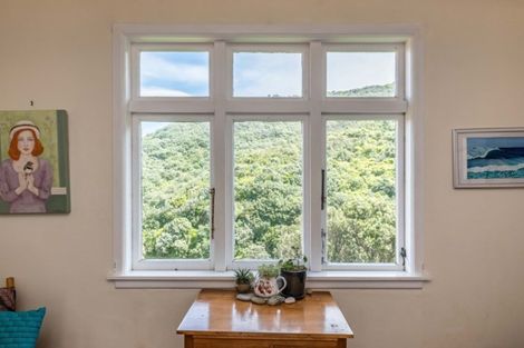 Photo of property in 175 Houghton Bay Road, Houghton Bay, Wellington, 6023