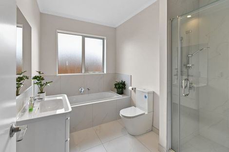 Photo of property in 3 Papaview Road, Papakura, 2110