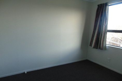 Photo of property in 1/8 Myna Place, Weymouth, Auckland, 2103
