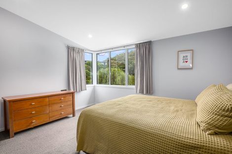 Photo of property in 98 Aotea Drive, Aotea, Porirua, 5024