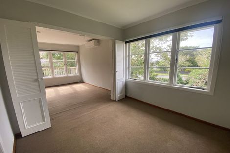 Photo of property in 32 Kervil Avenue, Te Atatu Peninsula, Auckland, 0610