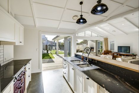 Photo of property in 18 Reynolds Road, Havelock North, 4130