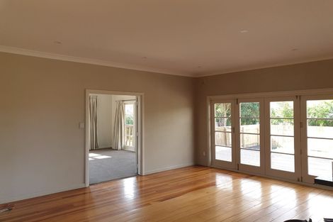 Photo of property in 18 Puketapu Road, Taradale, Napier, 4112