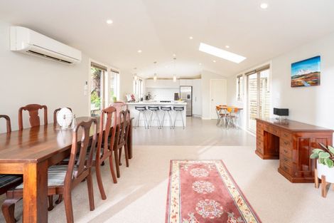 Photo of property in 23 Doris Gordon Crescent, Crofton Downs, Wellington, 6035