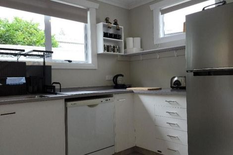 Photo of property in 27 Ngamotu Road, Moturoa, New Plymouth, 4310