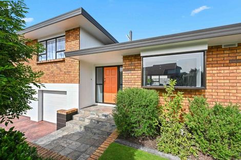 Photo of property in 19 Dallinger Street, St Andrews, Hamilton, 3200