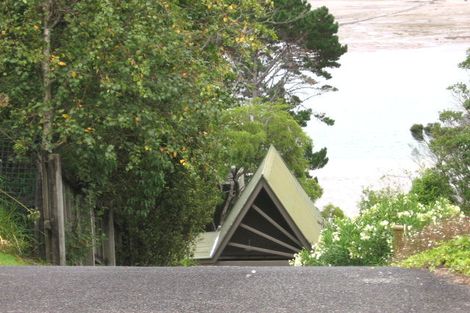 Photo of property in 2/31 Telstar Place, Beach Haven, Auckland, 0626